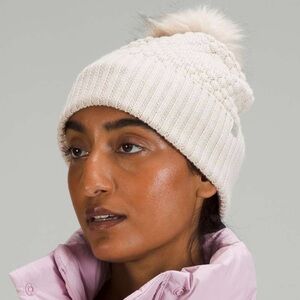 Lululemon Womens Bubble Knit Pom Beanie